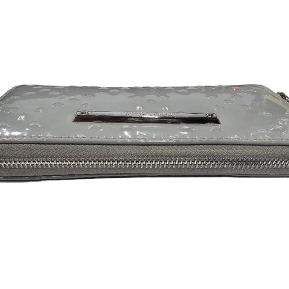 Betsey Johnson Gray Heart Embossed Wristlet / Wallet - Picture 7 of 13